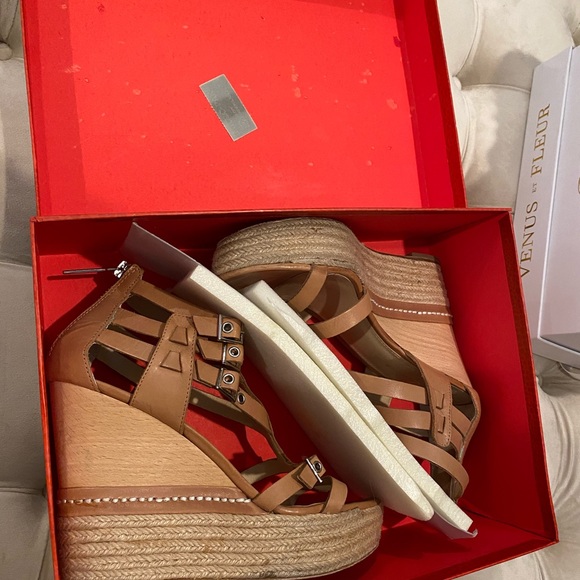 Donald J Pliner Wedges - Picture 4 of 8